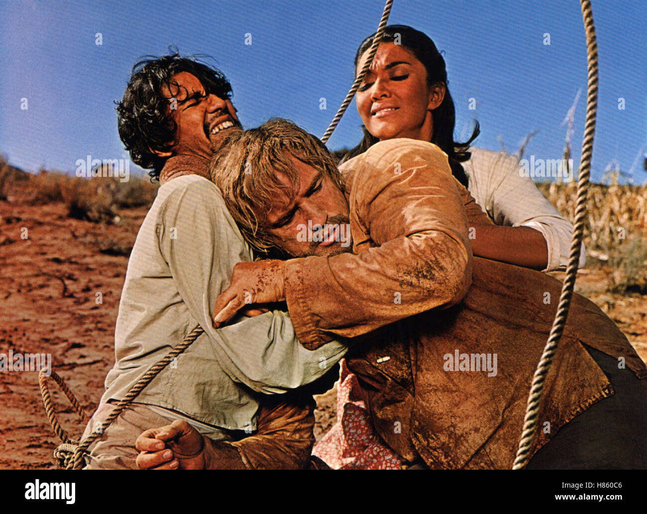Südwest nach Sonora, (THE APPALOOSA) USA 1966, Regie: Sidney J. Furie, RAFAEL CAMPOS, MARLON BRANDO, ANJAMETTE COMER, Stichwort: Rettung, Folter, Opfer, Verletzter Stock Photo