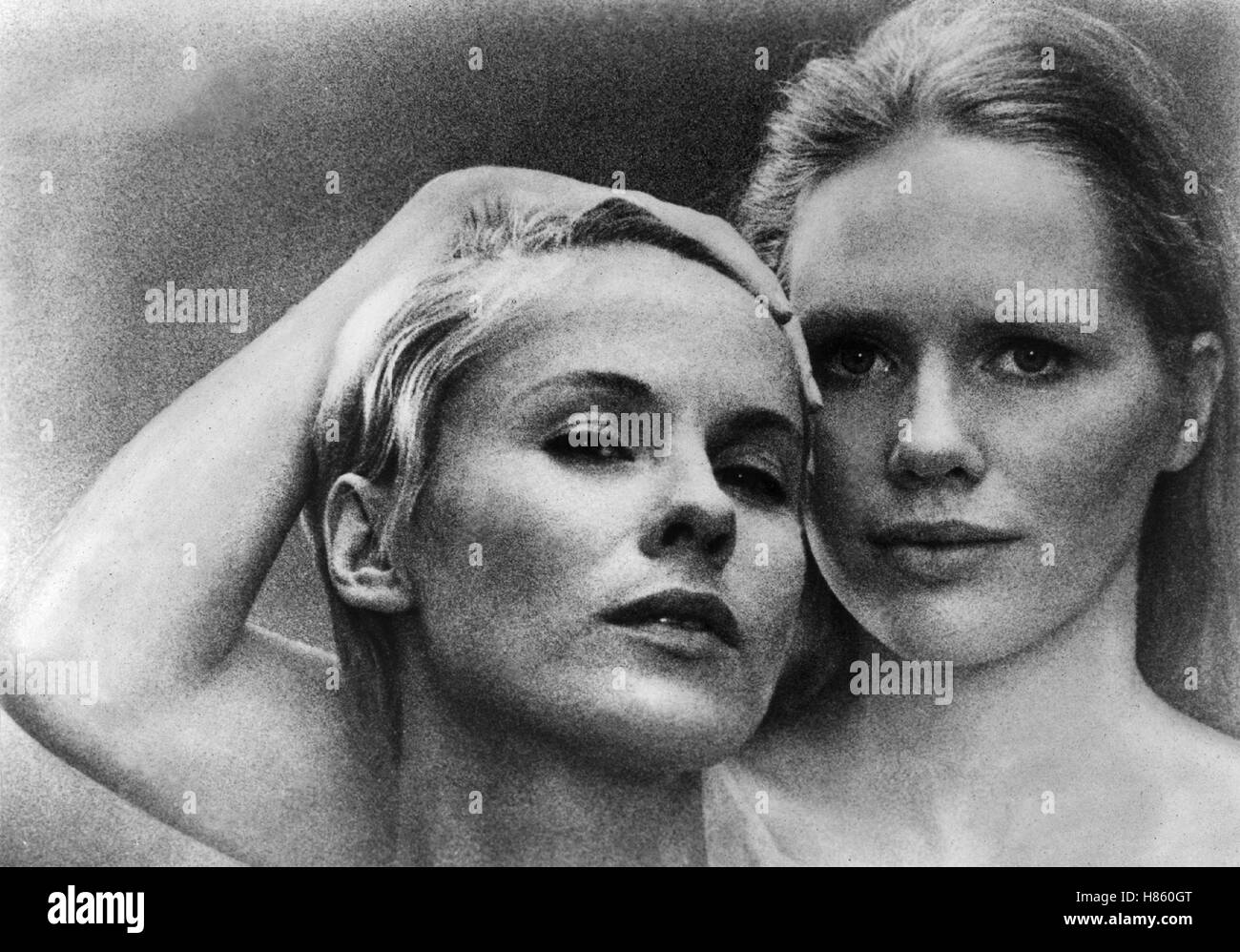 Persona, (PERSONA) SWE 1966 s/w, Regie: Ingmar Bergman, BIBI ANDERSSON, LIV ULLMANN Stock Photo
