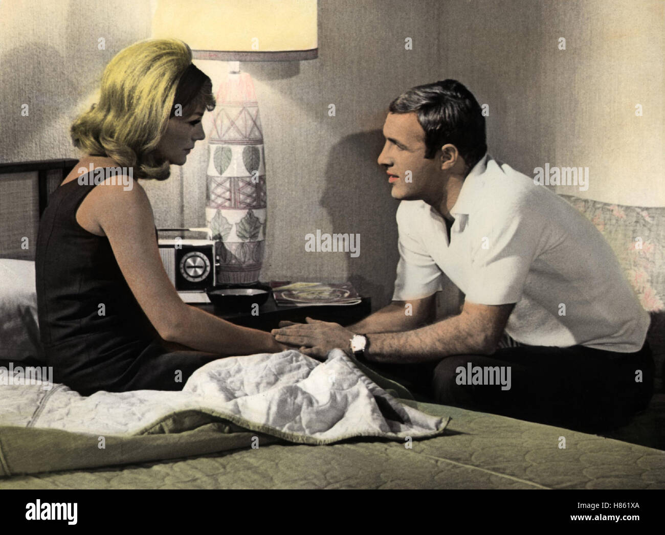 Countdown - Start zum Mond, (COUNTDOWN) USA 1968, Regie: Robert Altman, JOANNA MOORE, JAMES CAAN, Stichwort: Paar, Bett Stock Photo