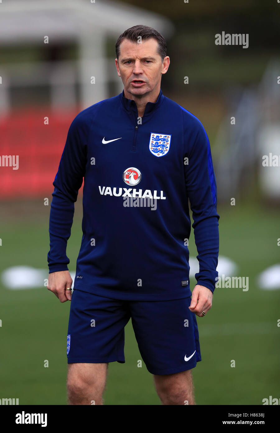 England coach Colin Cooper during a training session at St George's ...