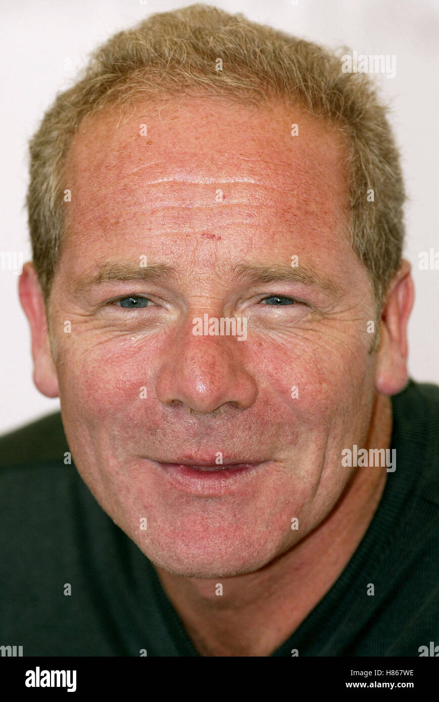 PETER MULLAN MAGDALENE SISTERS PHOTOCALL VENICE FILM FESTIVAL VENICE ITALY 30 August 2002 Stock Photo