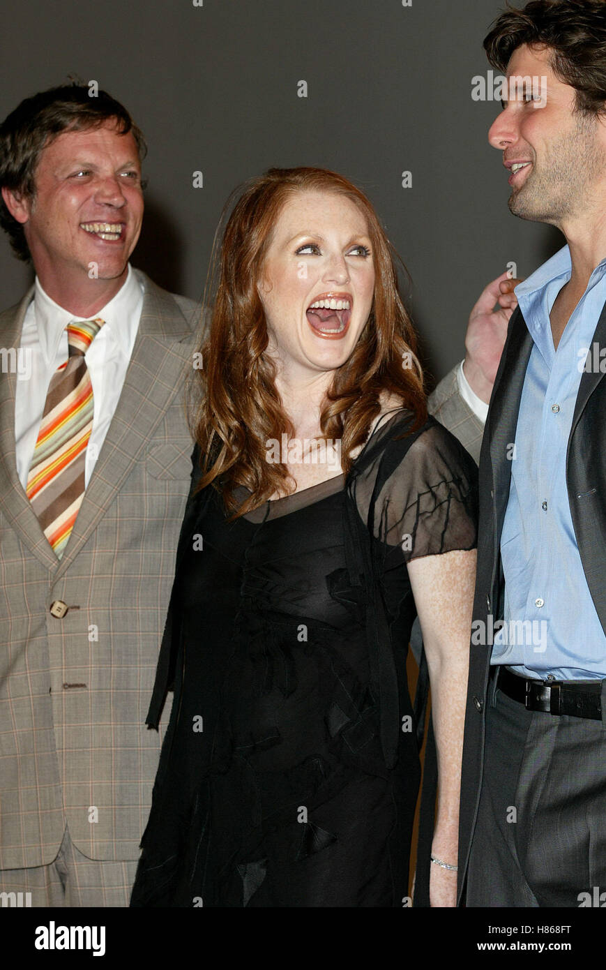 TODD HAYNES & JULIANNE MOORE FAR FROM HEAVEN PREMIERE VENICE FILM ...