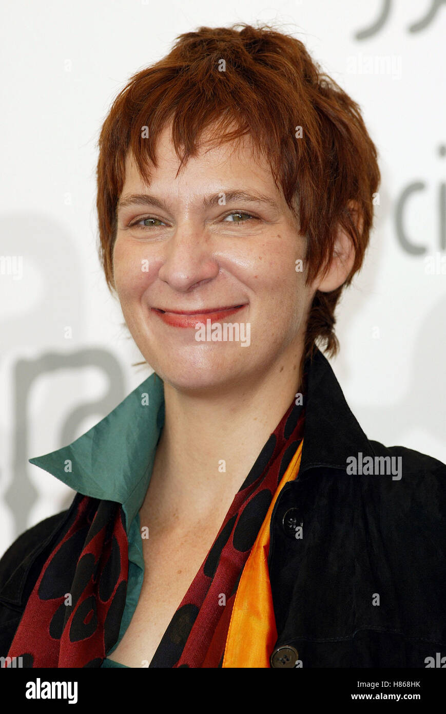 AMANDA PLUMMER KEN PARK PHOTOCALL VENICE FILM FESTIVAL VENICE ITALY 04 September 2002 Stock Photo