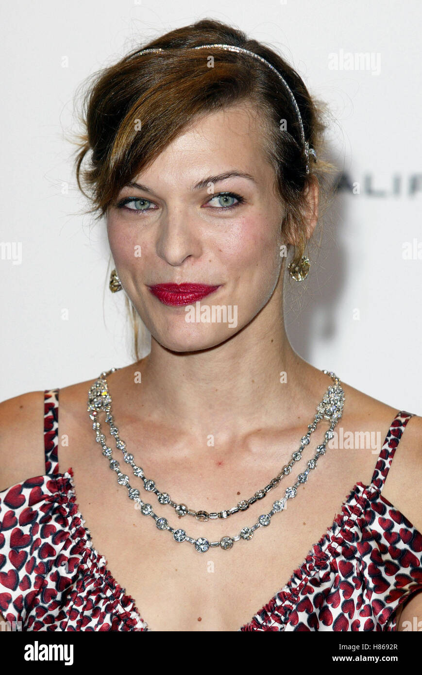 MILLA JOVOVICH AMFAR GALA VENICE 2002 VENICE FILM FESTIVAL VENICE ITALY