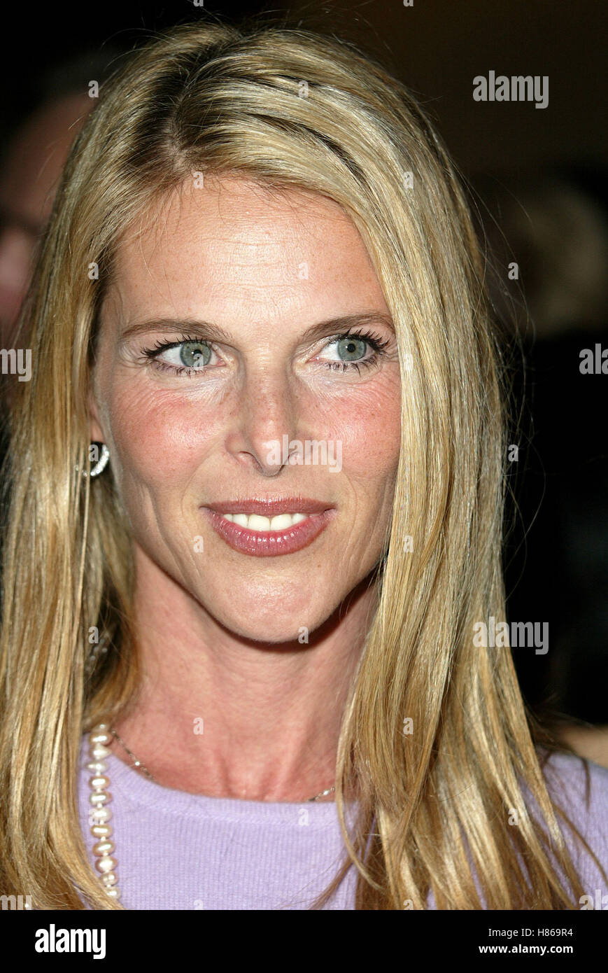 CATHERINE OXENBERG 2ND ADOPT-A-MINEFIELD BENEFIT CENTURY PLAZA HOTEL CENTURY CITY LOS ANGELES USA 18 September 2002 Stock Photo