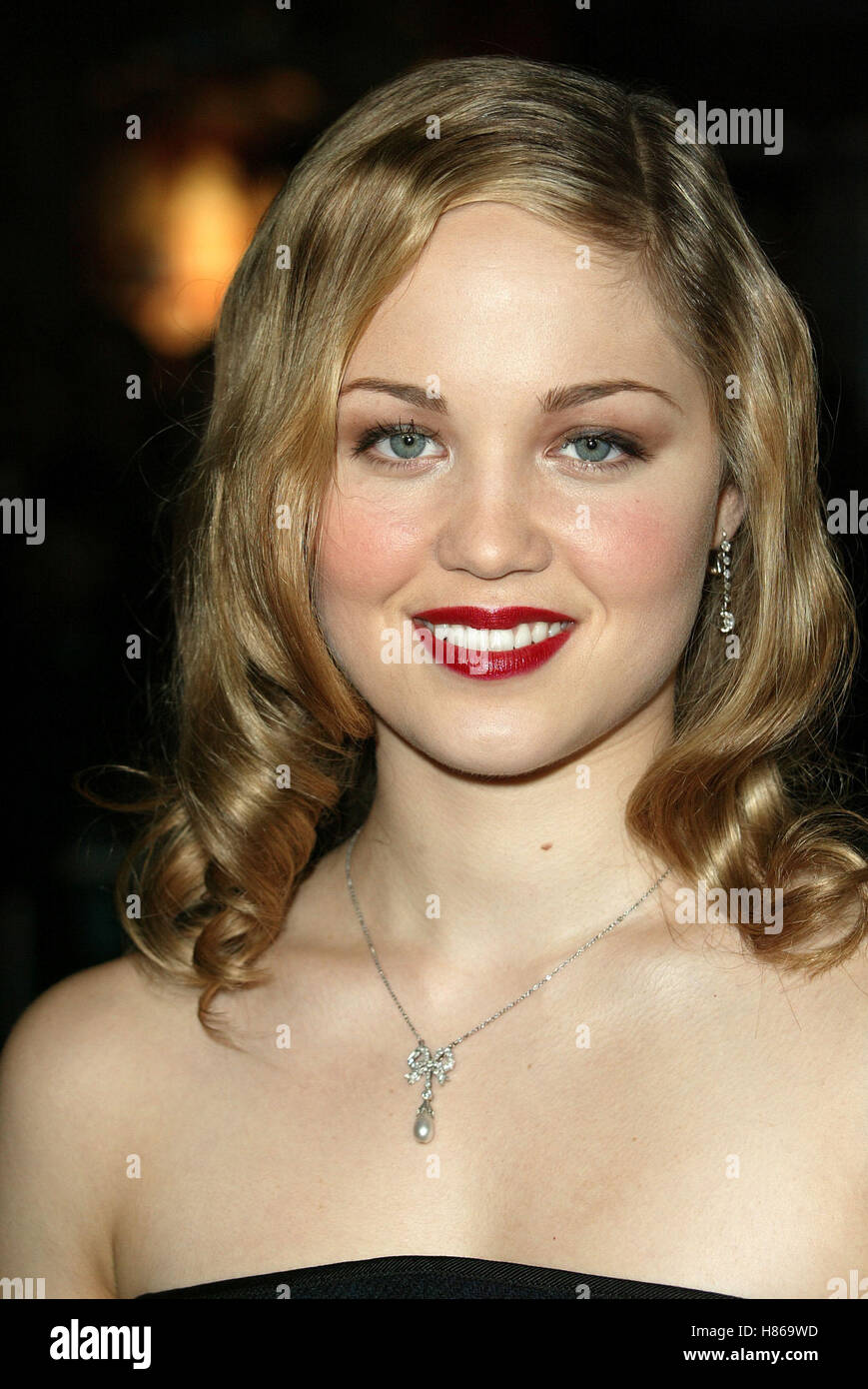 ERIKA CHRISTENSEN THE BANGERS SISTERS. PREMIERE THE GROVE LOS ANGELES USA 19 September 2002 Stock Photo