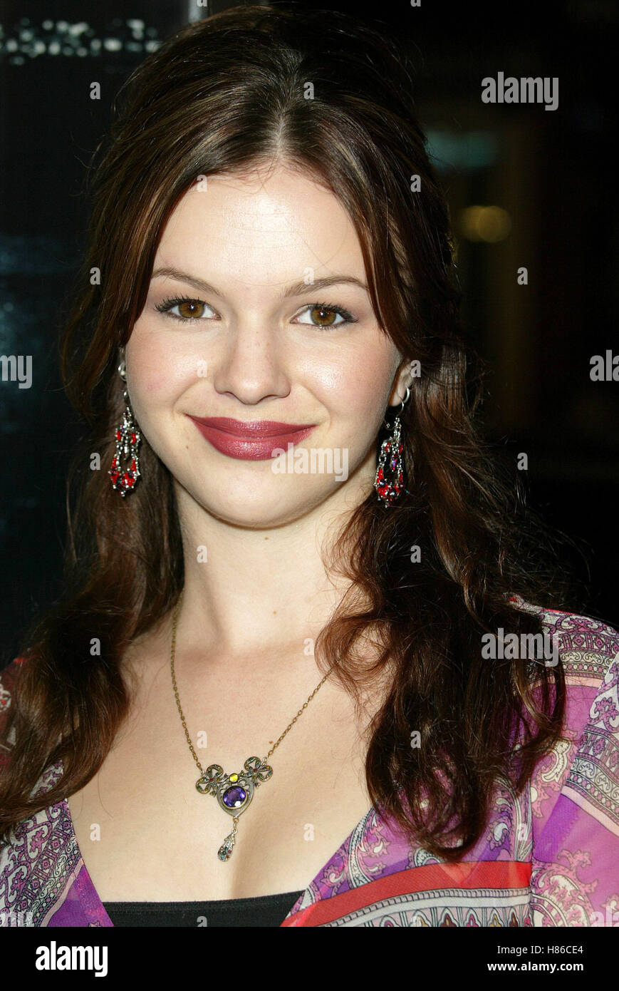 AMBER TAMBLYN THE RING PREMIERE LOS ANGELES WESTWOOD LOS ANGELES USA 09  October 2002 Stock Photo - Alamy