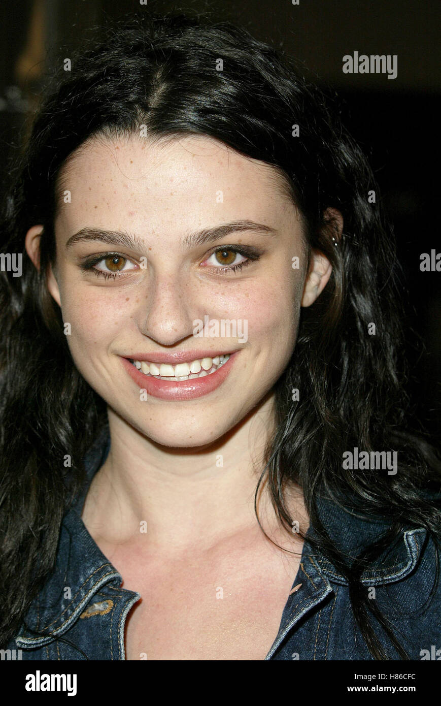 RACHAEL BELLA THE RING PREMIERE LOS ANGELES WESTWOOD LOS ANGELES USA 09  October 2002 Stock Photo - Alamy