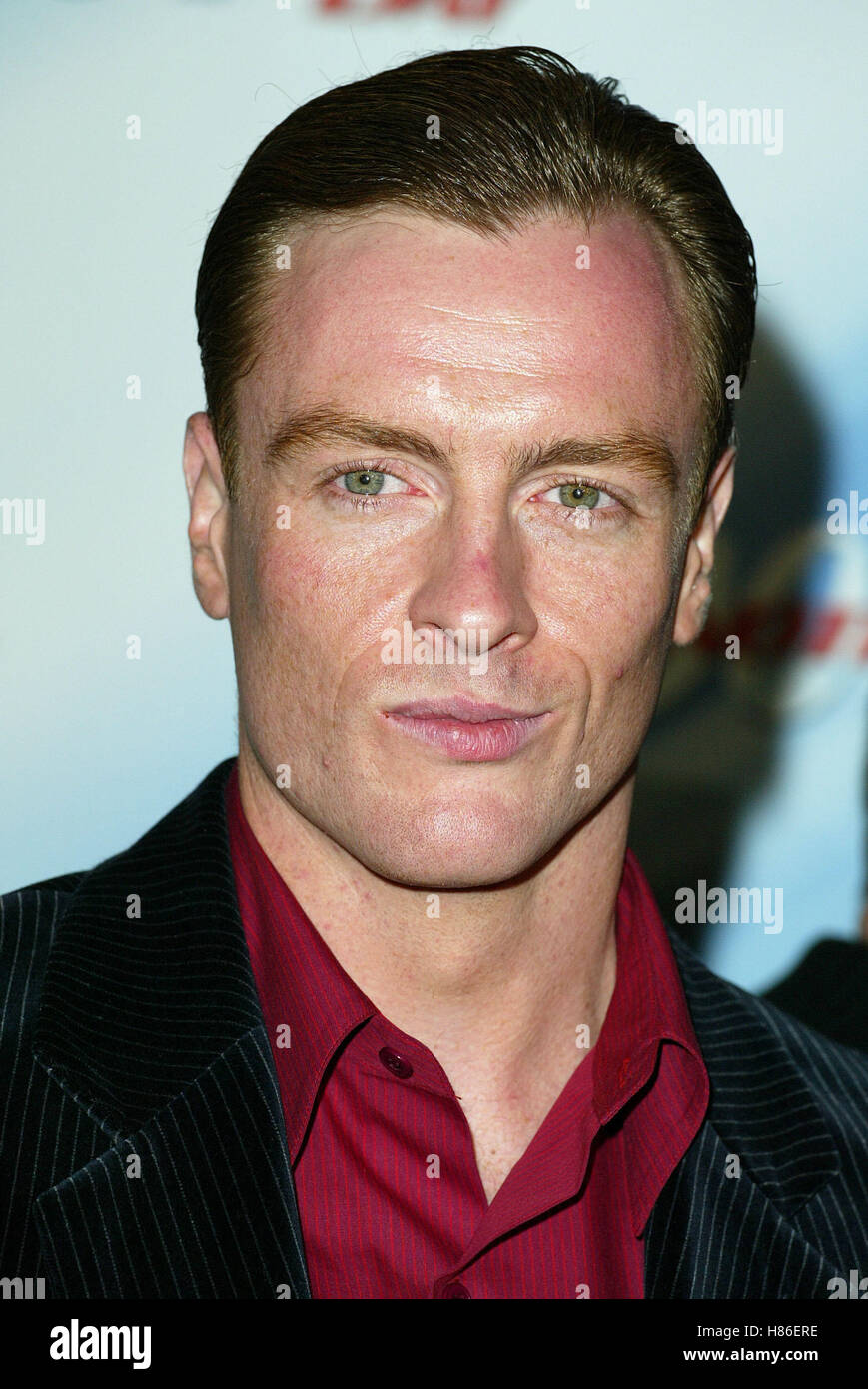 TOBY STEPHENS DIE ANOTHER DAY LA PREMIERE SHRINE AUDITORIUM LOS ANGELES USA 11 November 2002 Stock Photo