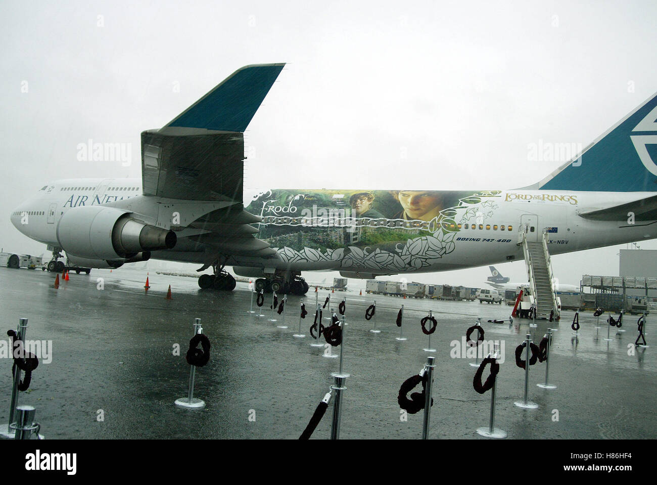 Sidst Sprede Bevise LORD OF THE RINGS AIRPLANE LORD OF THE RINGS. AIR NZ LAX LOS ANGELES USA 16  December 2002 Stock Photo - Alamy