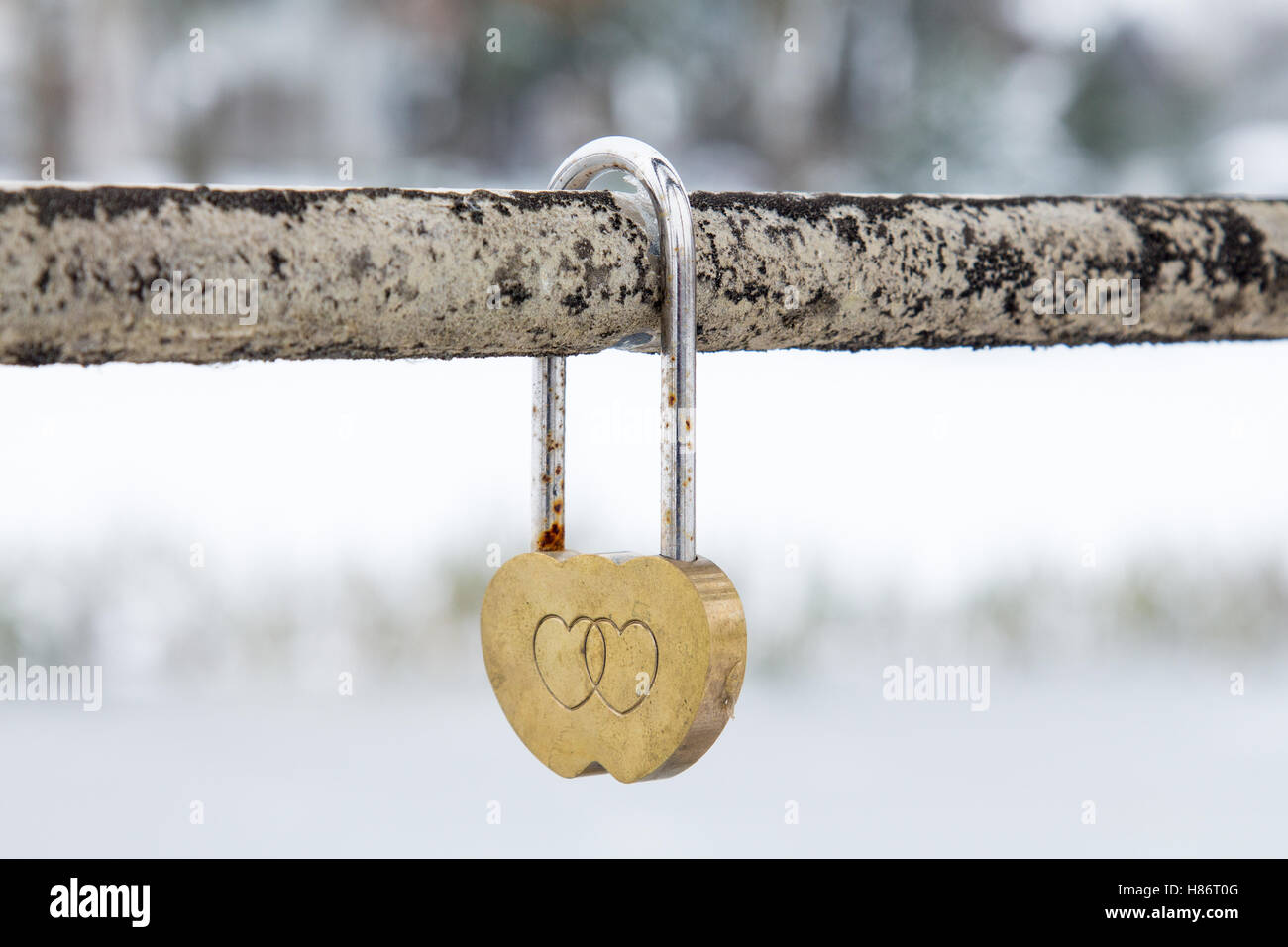 Wedding hinged lock with hearts on metal bar Stock Photo Alamy