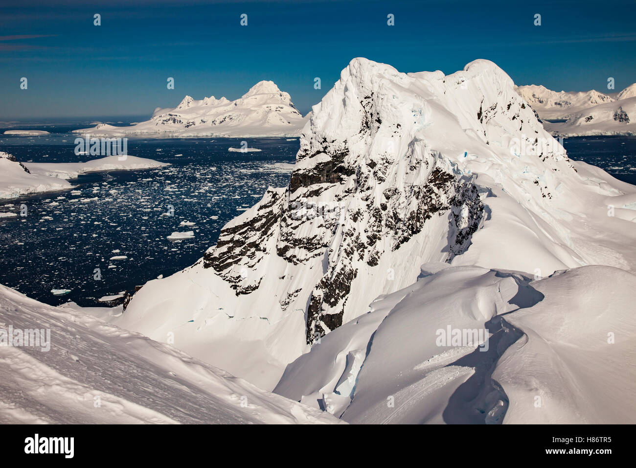 Coastal peaks, Lemaire Island, Paradise Bay, Antarctic Peninsula, Antarctica Stock Photo Alamy