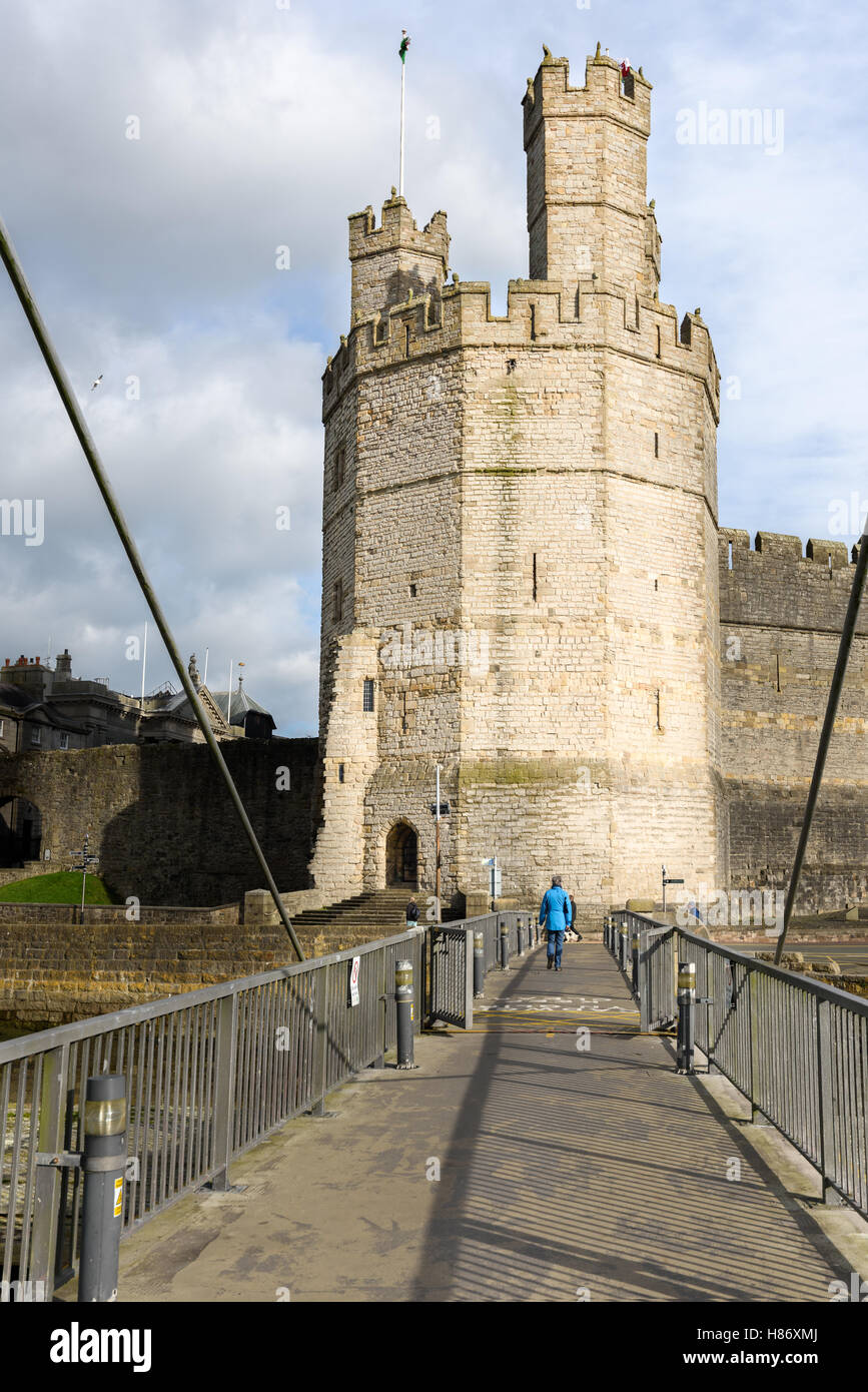 Castle at Caernarfon, Wales Stock Photo Alamy