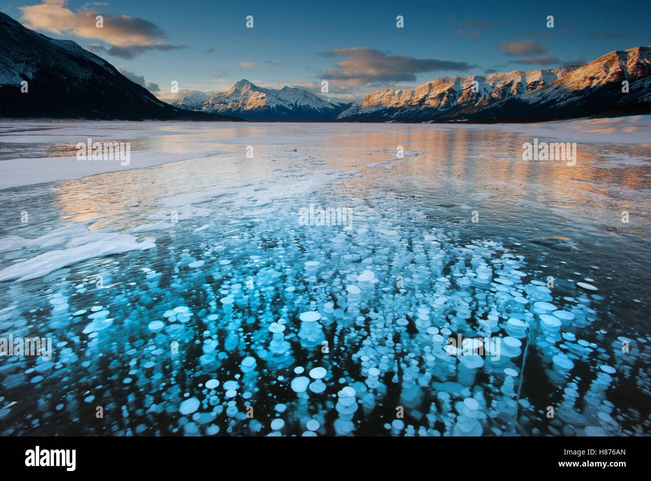 frozen-gas-bubbles-beneath-surface-of-frozen-lake-abraham-lake