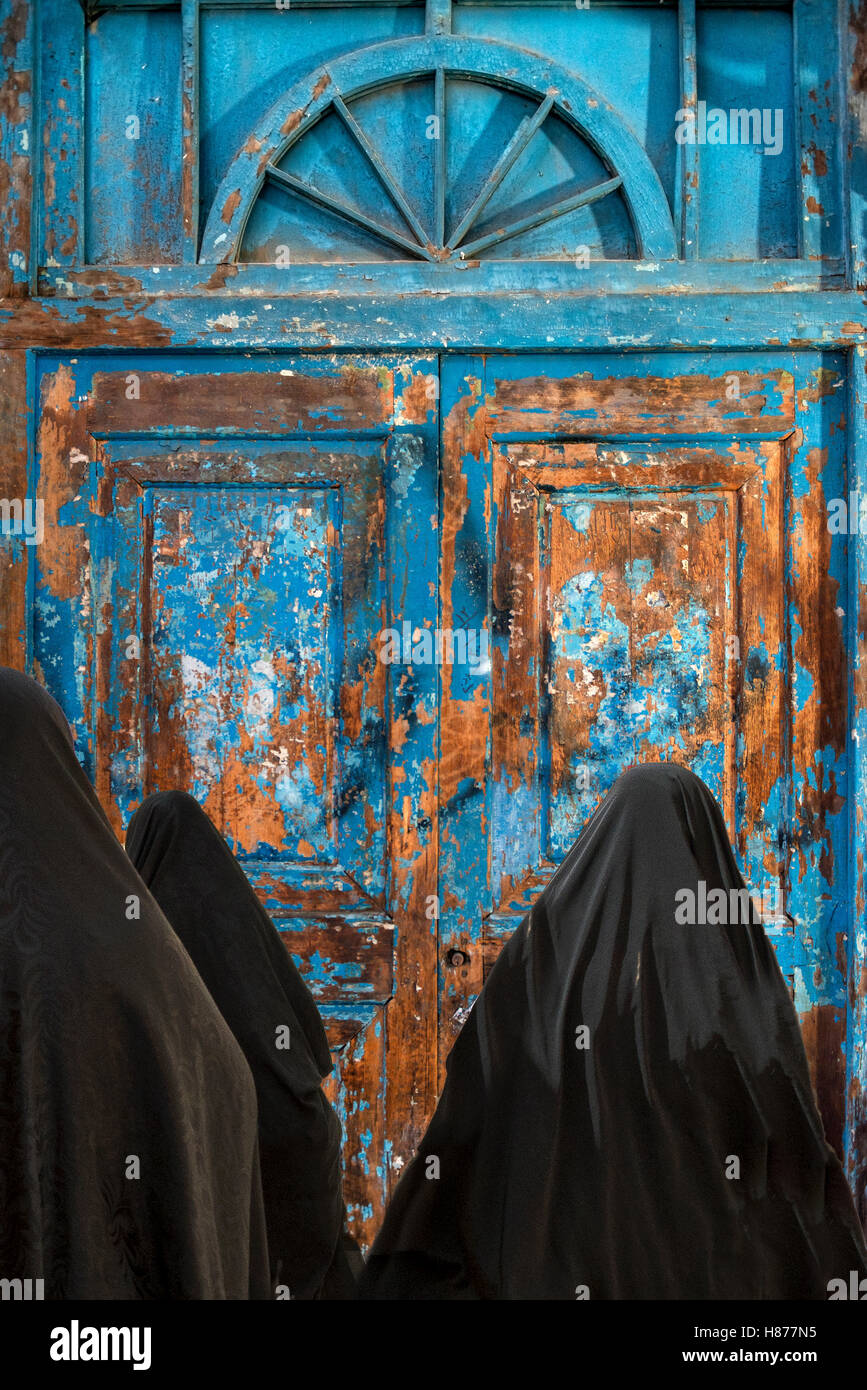 Iranian veiled women hi-res stock photography and images - Alamy