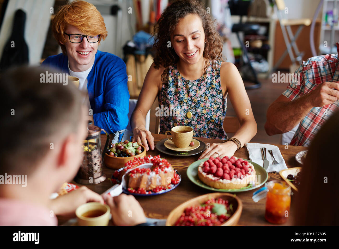 Talk during dinner Stock Photo Alamy