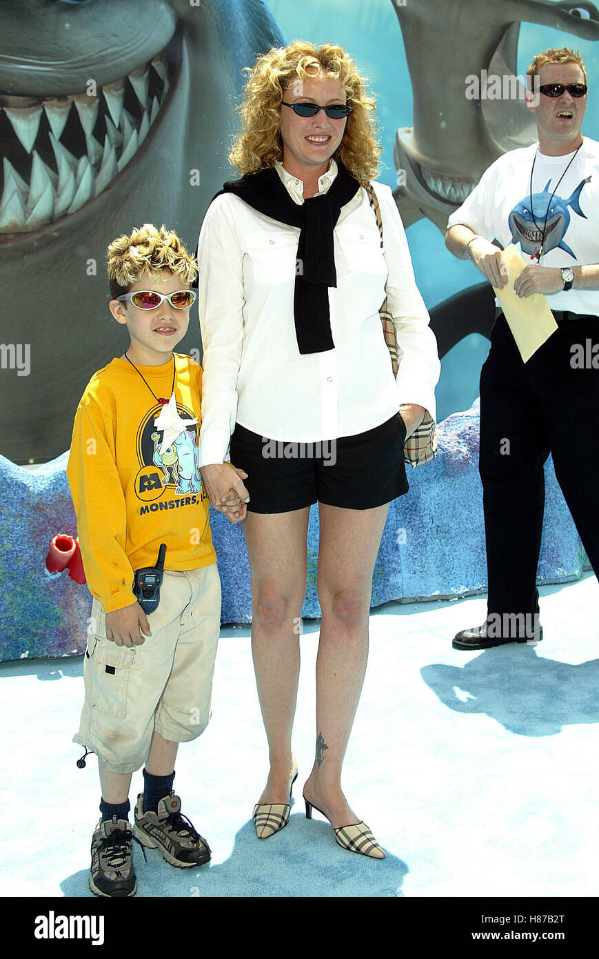 VIRGINIA MADSEN & JACK FINDING NEMO WORLD PREMIERE HOLLYWOOD LOS ANGELES USA 18 May 2003 Stock Photo