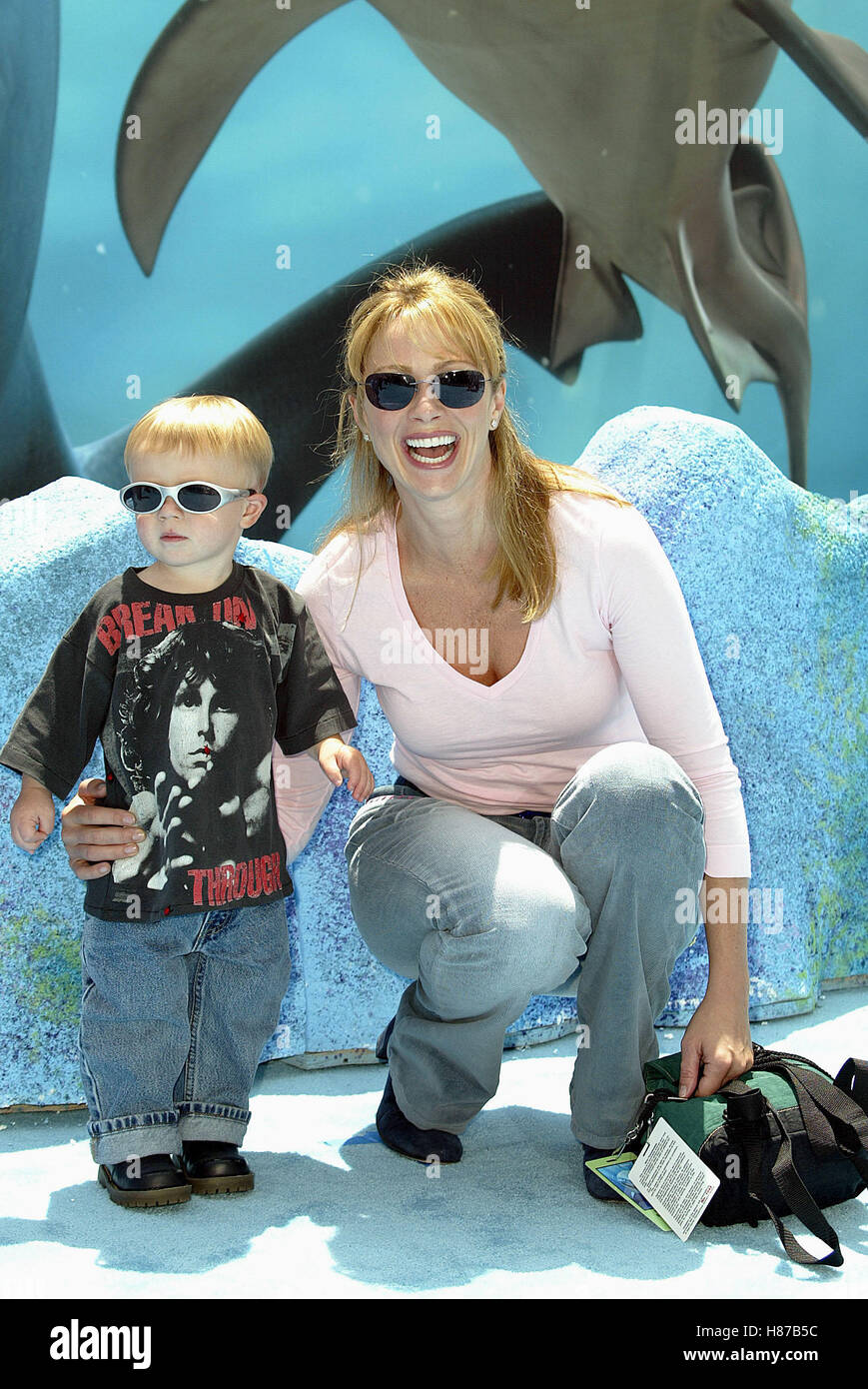LAUREN HOLLY & ALEXANDER FINDING NEMO WORLD PREMIERE HOLLYWOOD LOS ANGELES USA 18 May 2003 Stock Photo