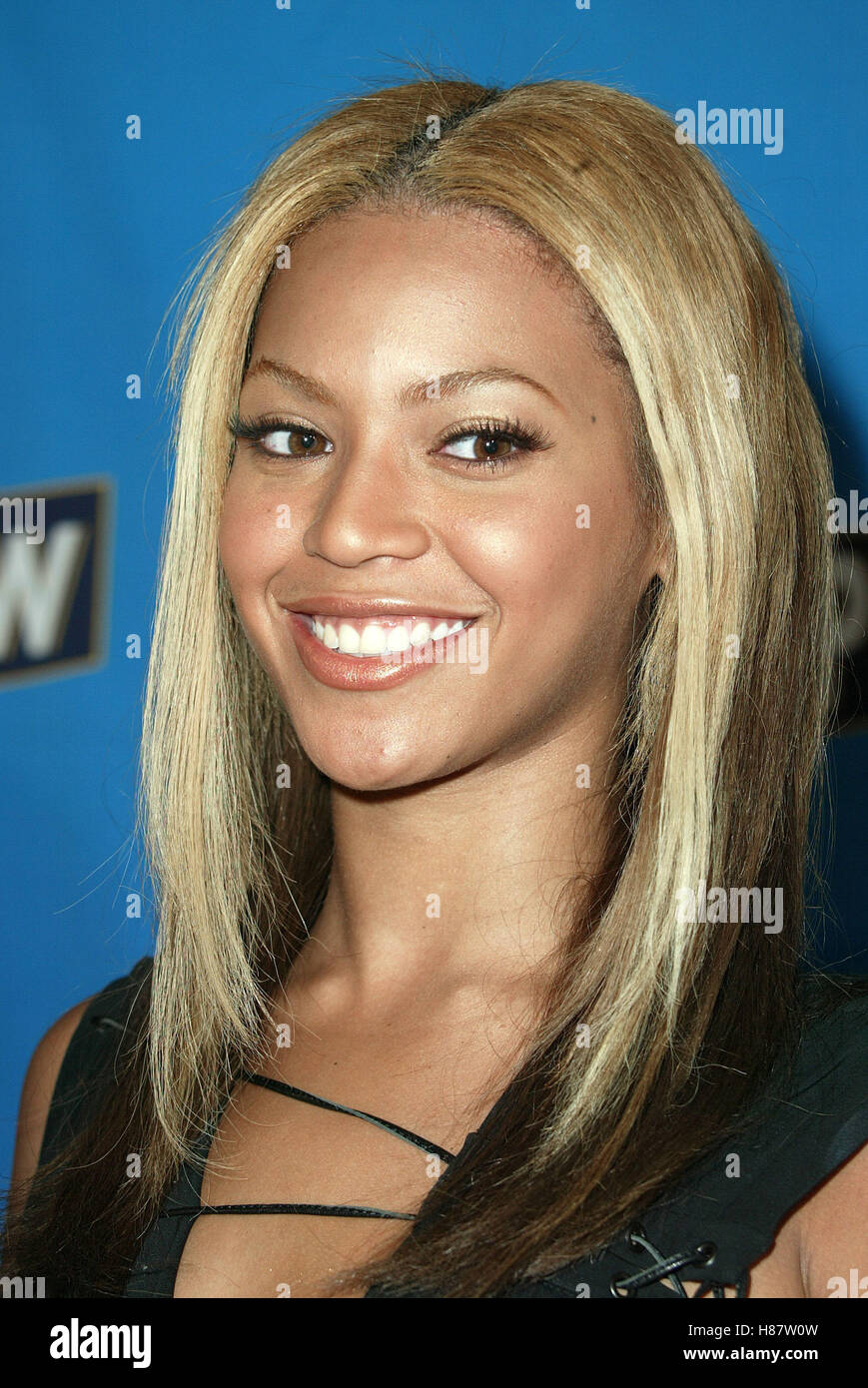 BEYONCE KNOWLES SUPERBOWL 2003 PHOTOCALL QUALCOMM STADIUM SAN DIEGO USA ...