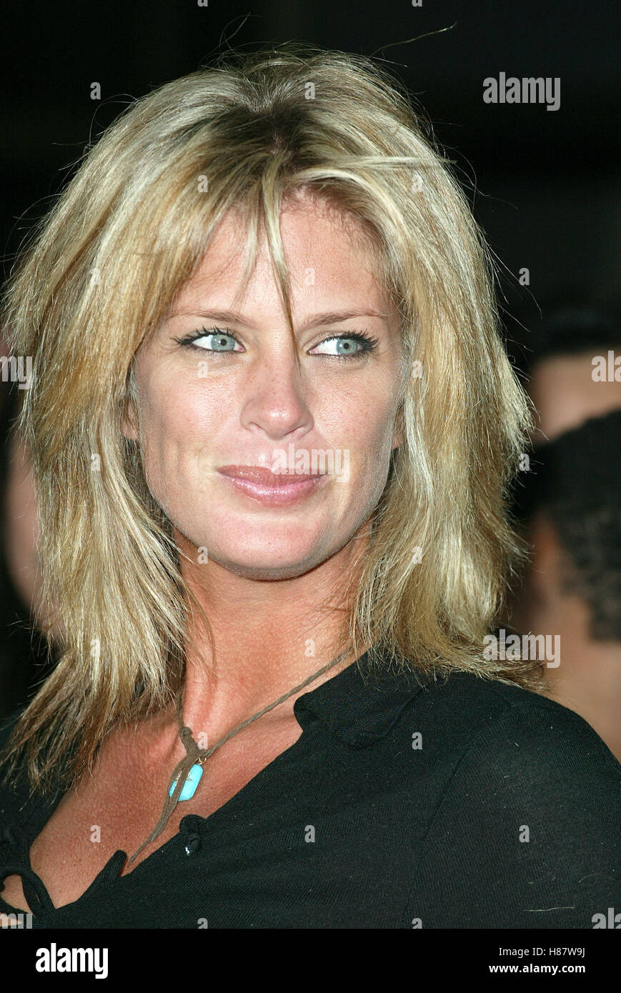RACHEL HUNTER THE RECRUIT FILM PREMIERE CINERAMA DOME HOLLYWOOD LOS