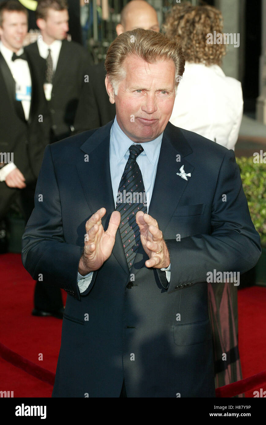 MARTIN SHEEN 9TH SCREEN ACTORS GUILD AWARDS ARRIVALS SHRINE AUDITORIUM LOS ANGELES USA 09 March 2003 Stock Photo