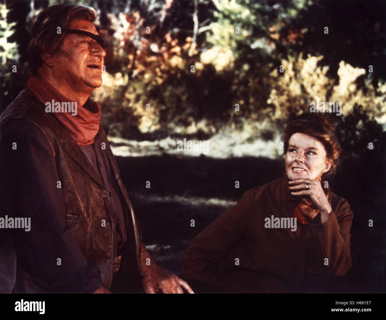 Mit Dynamit und frommen Sprüchen, (ROOSTER COGBURN) USA 1975, Regie: Stuart Miller, JOHN WAYNE, KATHARINE HEPBURN, Stichwort: Augenklappe Stock Photo