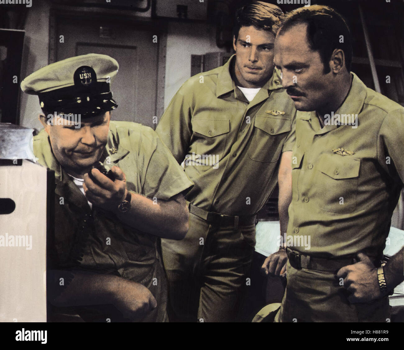 U-Boot in Not, (GRAY LADY DOWN) USA 1976, Regie: David Greene, NED BEATTY,  CHRISTOPHER REEVE, STACY KEACH, Stichwort: Uniform, Funkgerät, Funkspruch  Stock Photo - Alamy