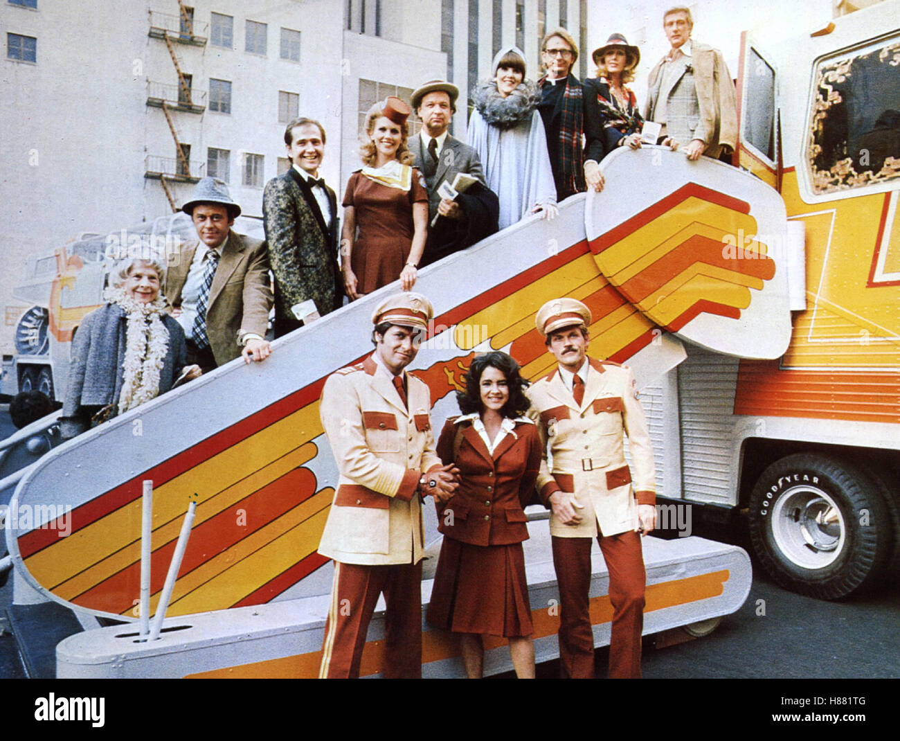 Die haarsträubende Reise in einem verrückten Bus, (THE BIG BUS) USA 1976, Regie: James Frawley, JOSEPH BOLOGNA, STOCKARD CHANNING, JOHN BECK, Stichwort: Gangway Stock Photo