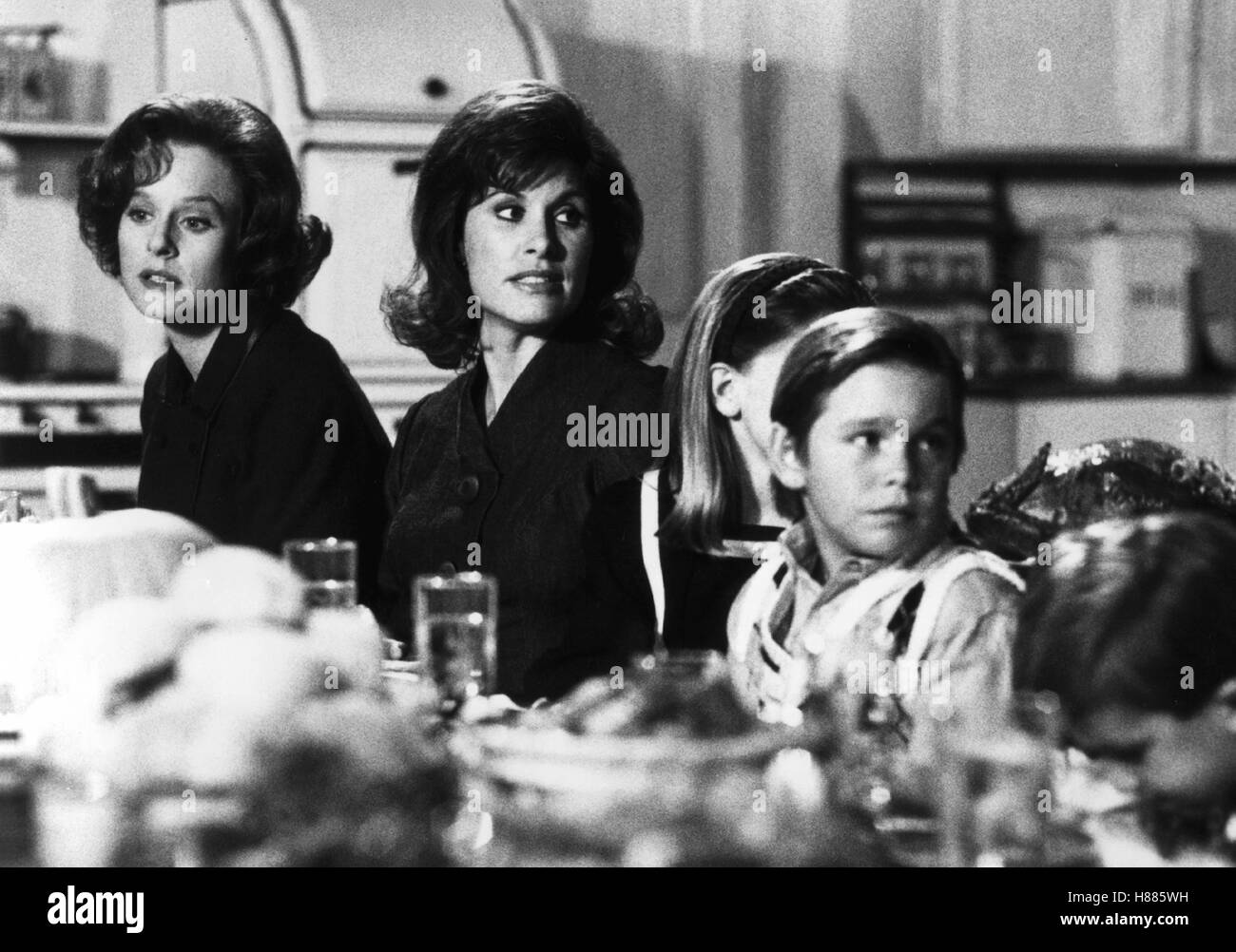 Die Waltons - Ein grosser Tag für Elizabeth, (A DAY FOR THANKS ON WALTON'S MOUNTAIN) TVM USA 1982, Regie: Harry Harris, MARY BETH McDONOUGH, JUDY NORTON-TAYLOR Stock Photo