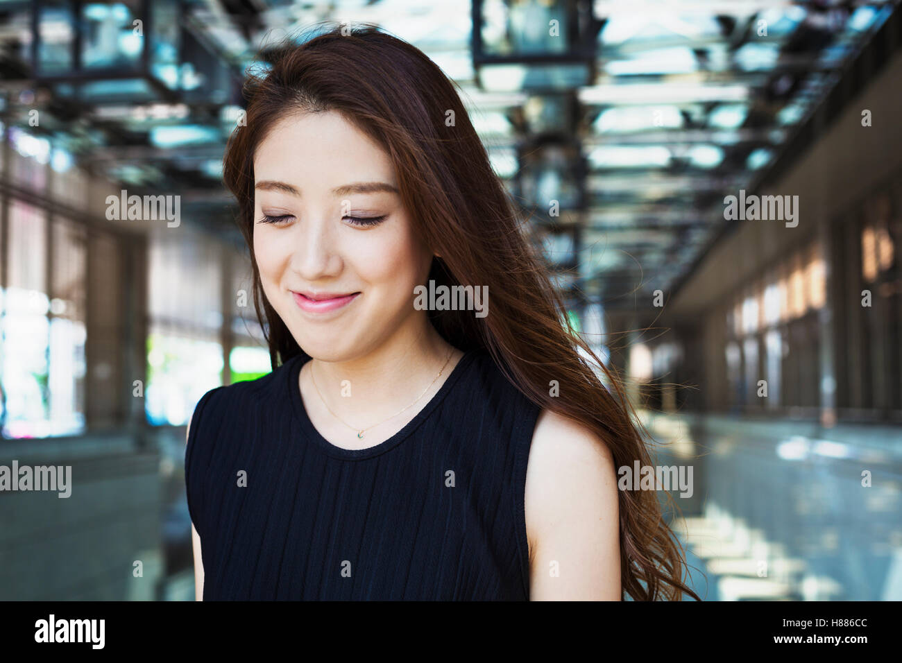 Young japanese women long hair hi-res stock photography and images - Alamy