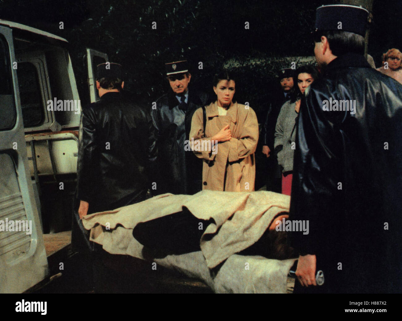 Stress, (STRESS) F 1984, Regie: Jean-Louis Bertucelli, CAROLE LAURE, Stichwort: Polizei, Verletzter, Trage, Krankenwagen Stock Photo