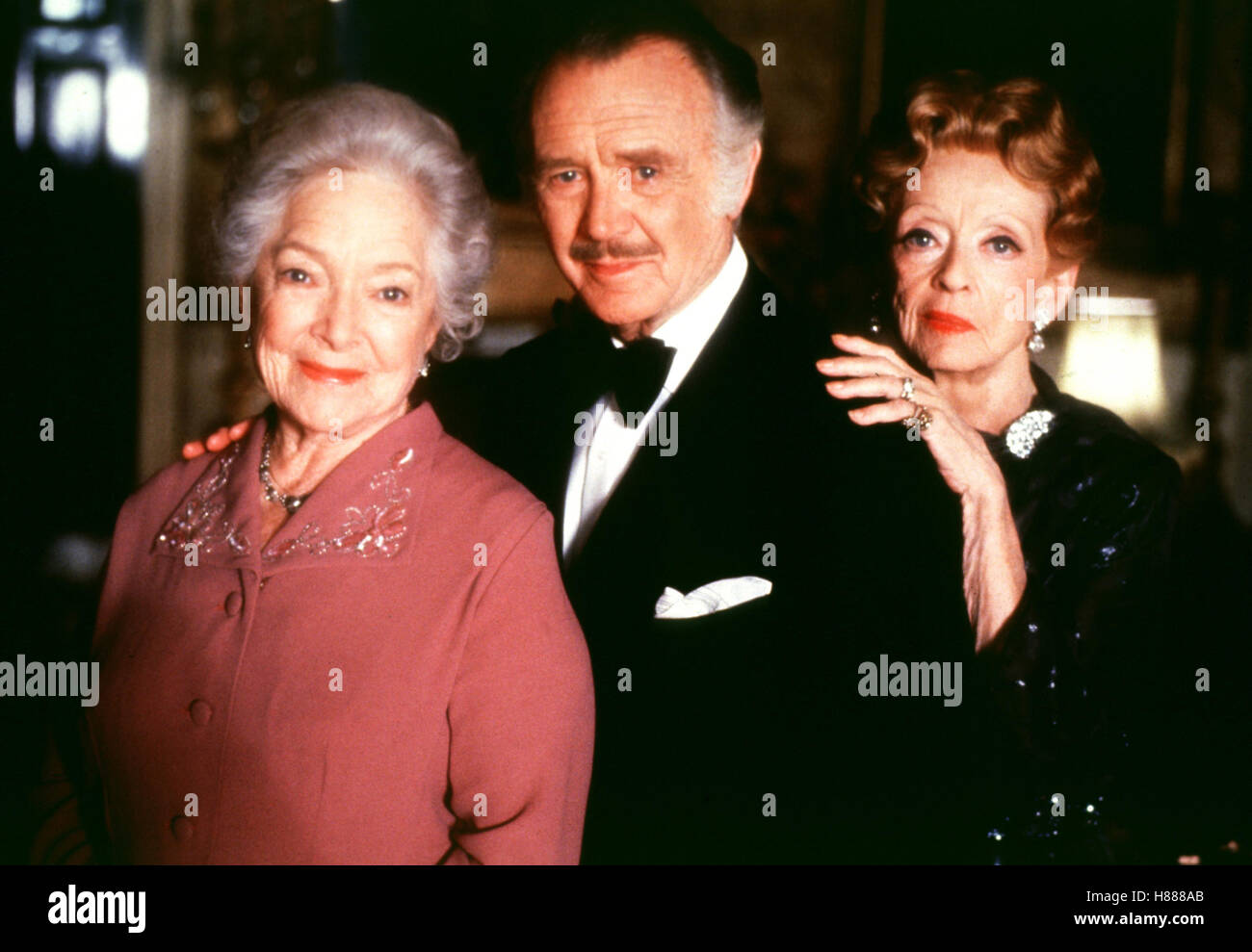 Mord mit doppeltem Boden, (MURDER WITH MIRRORS ) GB 1985, Regie: Dick Lowry, HELEN HAYES, JOHN MILLS, BETTE DAVIS Stock Photo