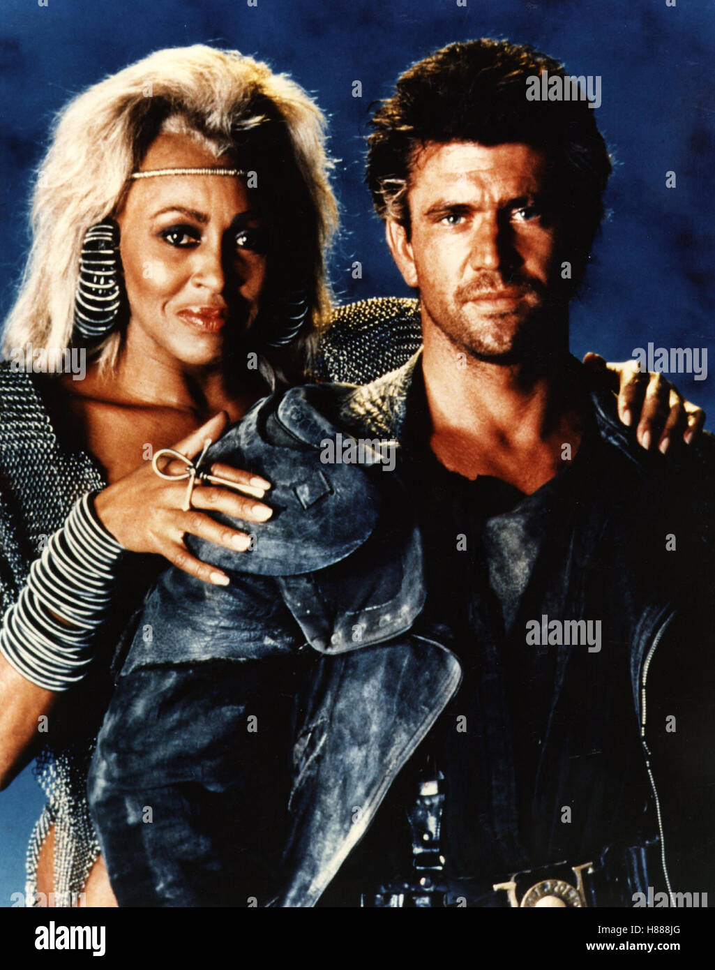 Mad Max - Jenseits der Donnerkuppel, (MAD MAX BEYOND THE THUNDERDOME) AUS  1985, George Miller, TINA TURNER + MEL GIBSON Stock Photo - Alamy