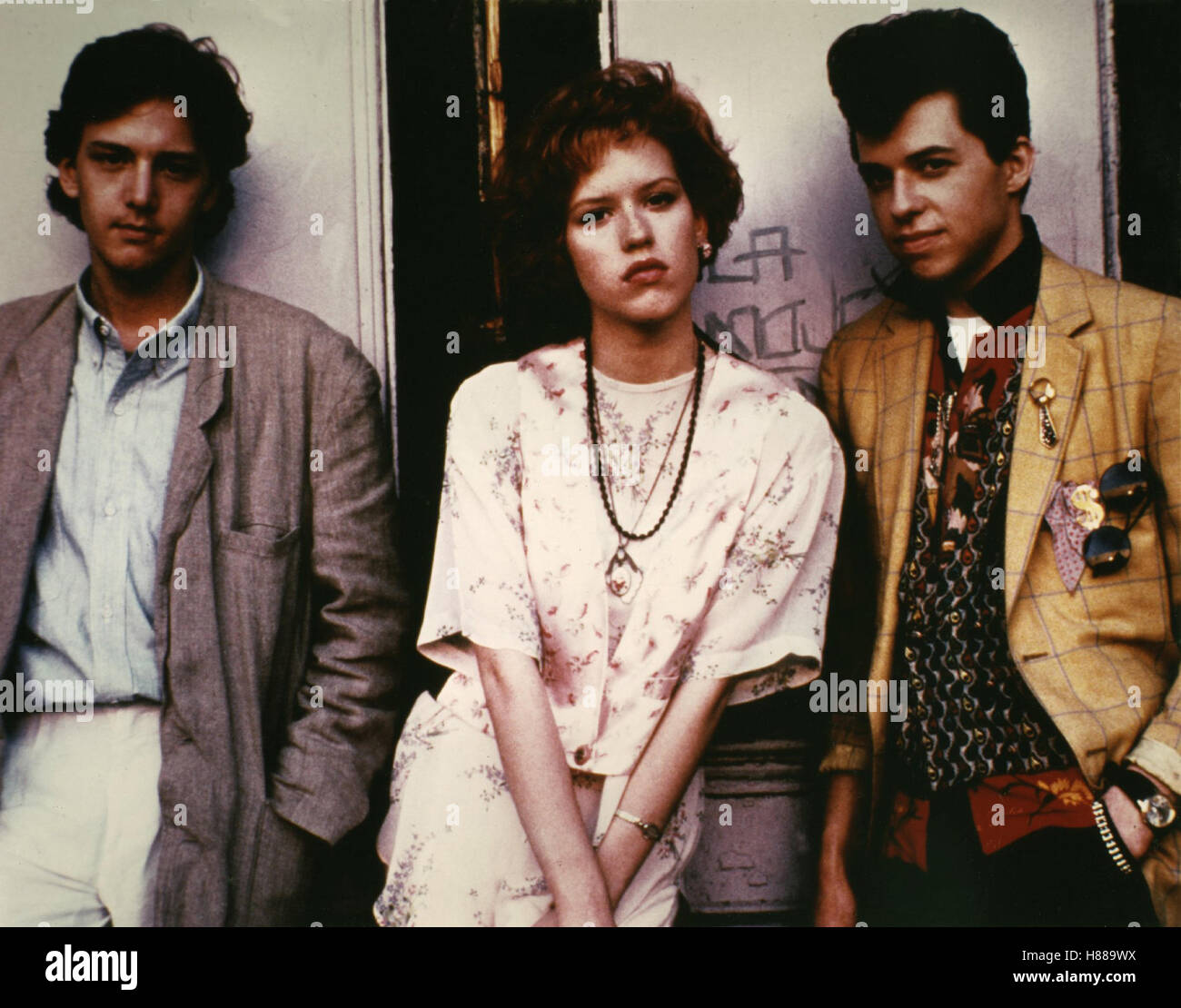 Pretty in Pink, (PRETTY IN PINK) USA 1986, Regie: Howard Deutch, ANDREW  McCARTHY, MOLLY RINGWALD, JON CRYOR Stock Photo - Alamy