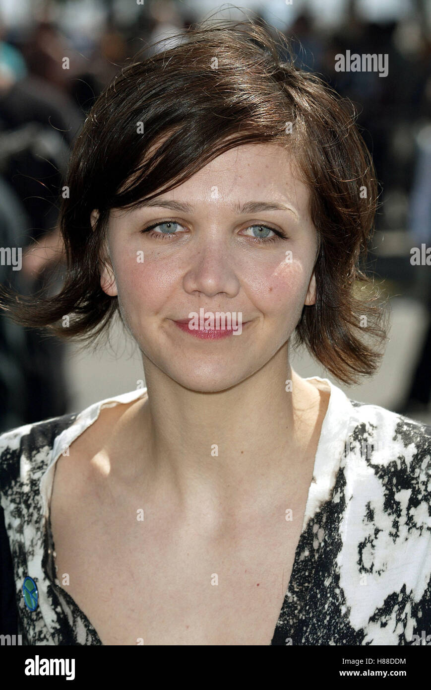 MAGGIE GYLLENHAAL 18TH INDEPENDENT SPIRIT AWARDS SANTA MONICA BEACH