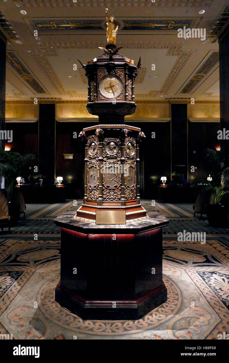 Clocks in hotel lobby hotel hires stock photography and images Alamy