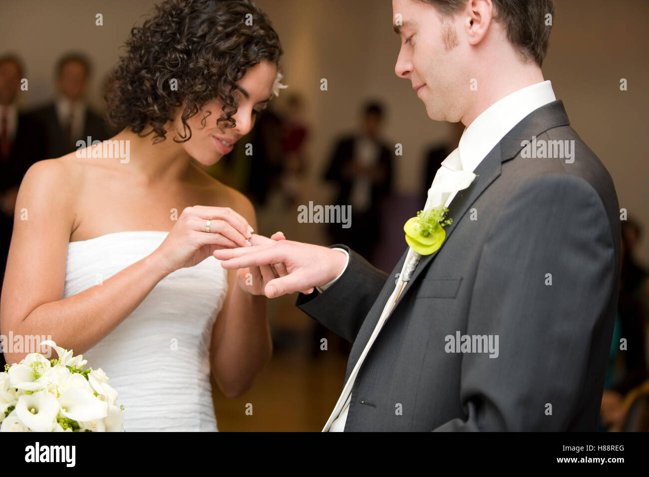 Civil ceremony, putting on the ring Stock Photo Alamy