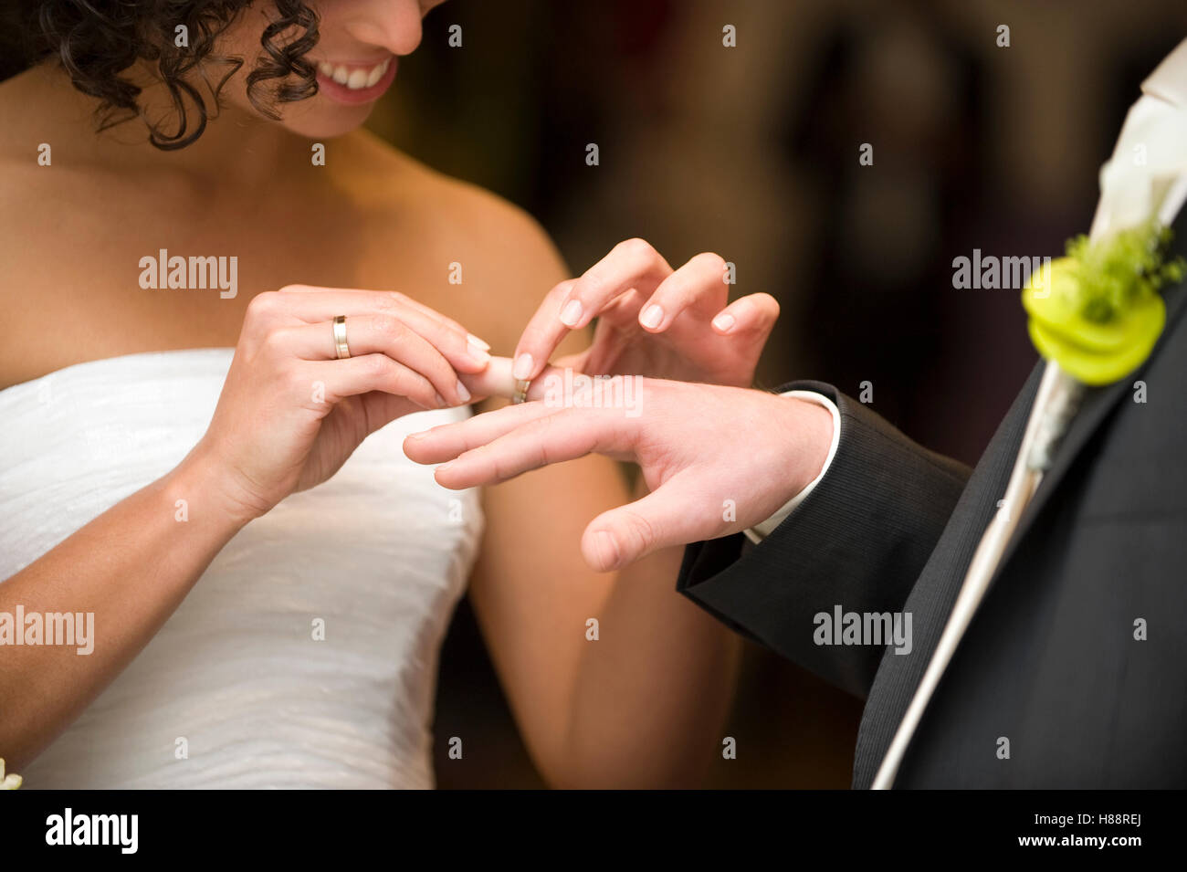 Civil ceremony, putting on the ring Stock Photo Alamy