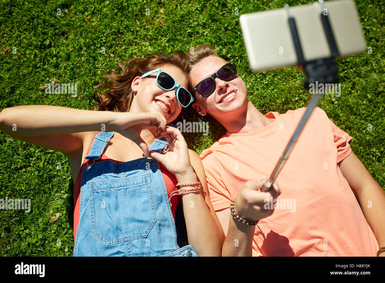 Page 3 Teen Couple Selfie Boy Girl High Resolution Stock Photography And Images Alamy