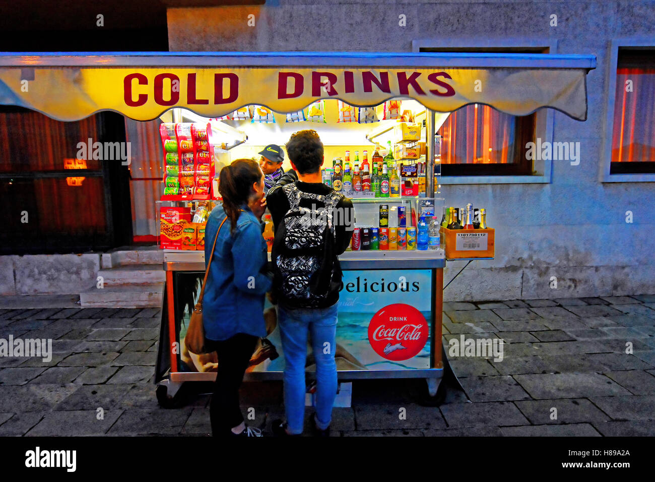 Cold drinks stall hires stock photography and images Alamy