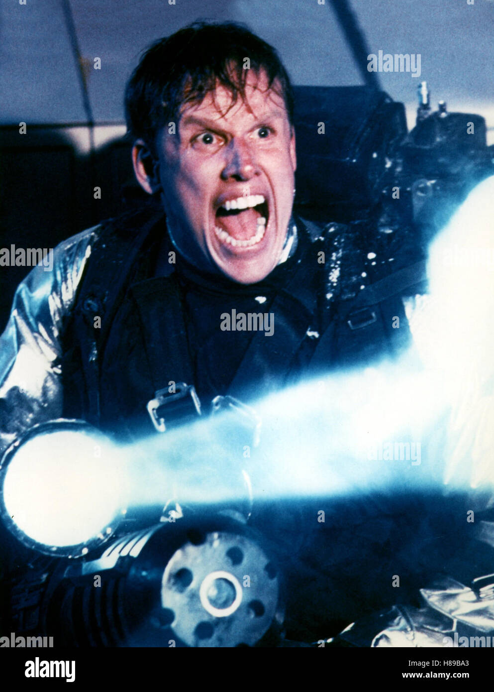 Predator 2, (PREDATOR II) USA 1990, Regie: Stephen Hopkins, GARY BUSEY, Stichwort: Waffe Stock Photo