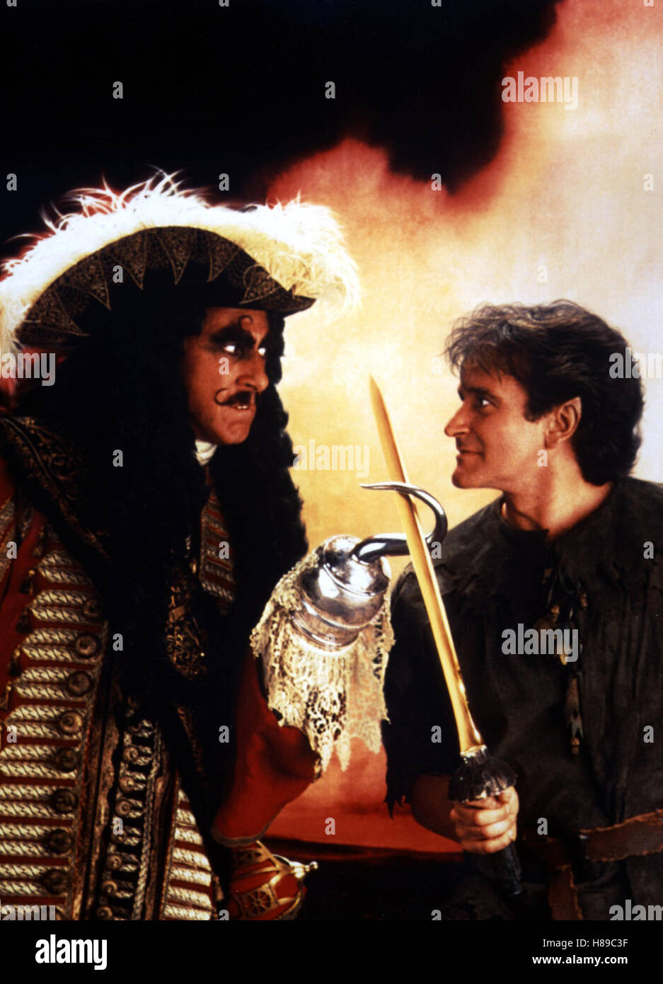 Hook, (HOOK) USA 1991, Regie: Steven Spielberg, DUSTIN HOFFMAN, ROBIN WILLIAMS, Stichwort: Haken, Prothese Stock Photo