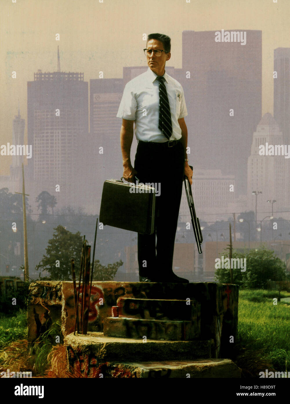 FALLING DOWN (1993) MICHAEL DOUGLAS FLD 001 Stock Photo - Alamy