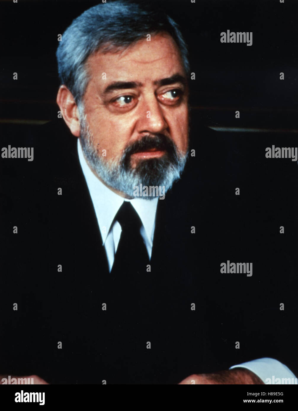 Perry Mason und die Formel ewiger Jugend, (PERRY MASON: THE CASE OF THE SKIN DEEP SCANDAL) USA 1992, Regie: Christian I. Nyby II., RAYMOND BURR Stock Photo