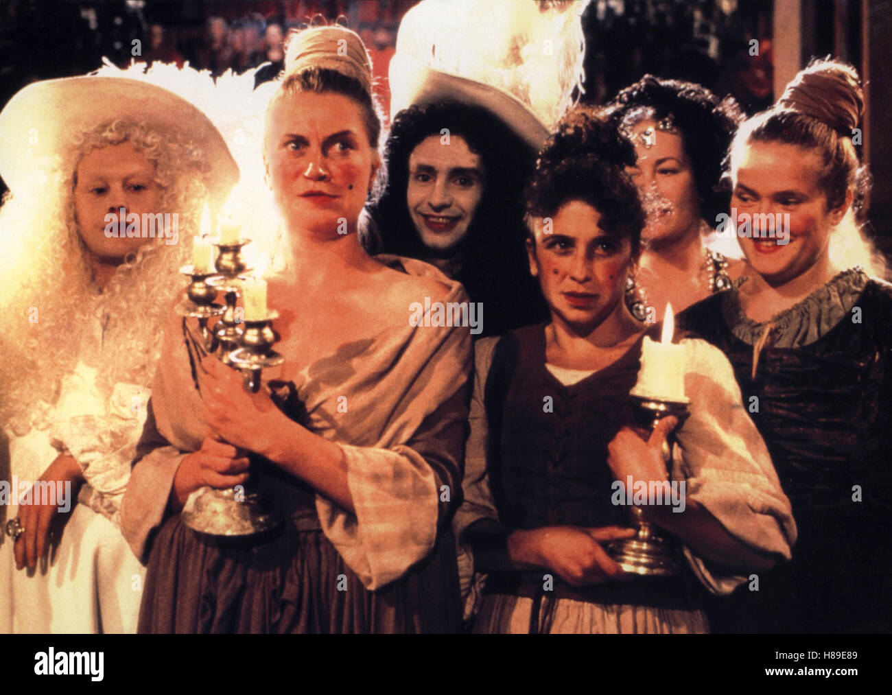 Das Wunder von Macon, (THE BABY OF MACON) GB-F-BEL-D 1993, Regie: Peter Greenaway, Zuschauer bestauenen das 'Wunder von Macon' Stock Photo