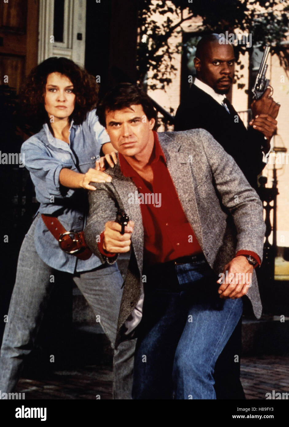 Spenser, (SPENSER) USA 1994, BARBARA STOCK, ROBERT URICH, AVERY BROOKS, Stichwort: Revolver, Waffe Stock Photo