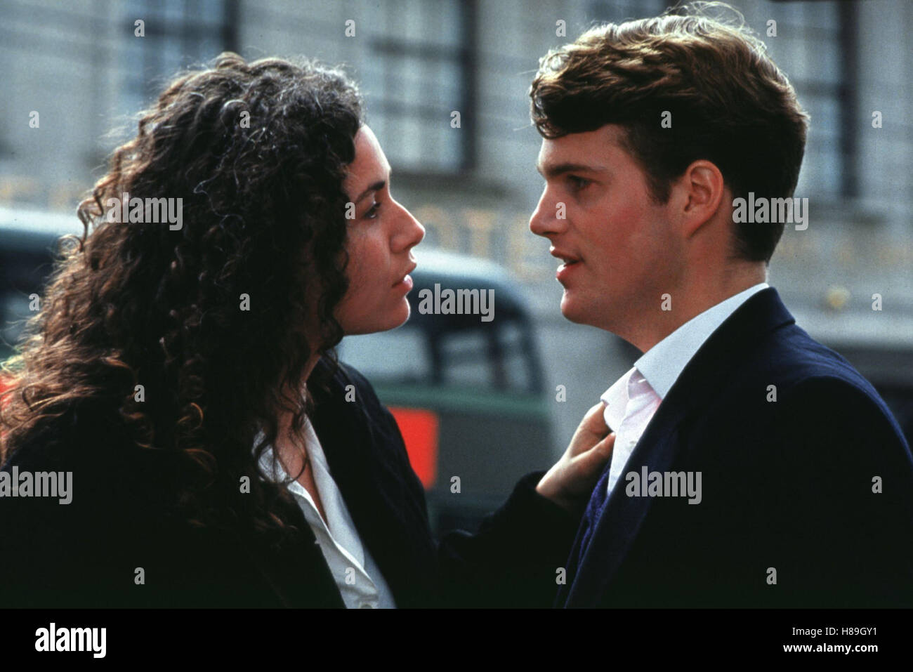 Im Kreis der Freunde, (CIRCLE OF FRIENDS) USA 1995, Regie: Pat O'Connor