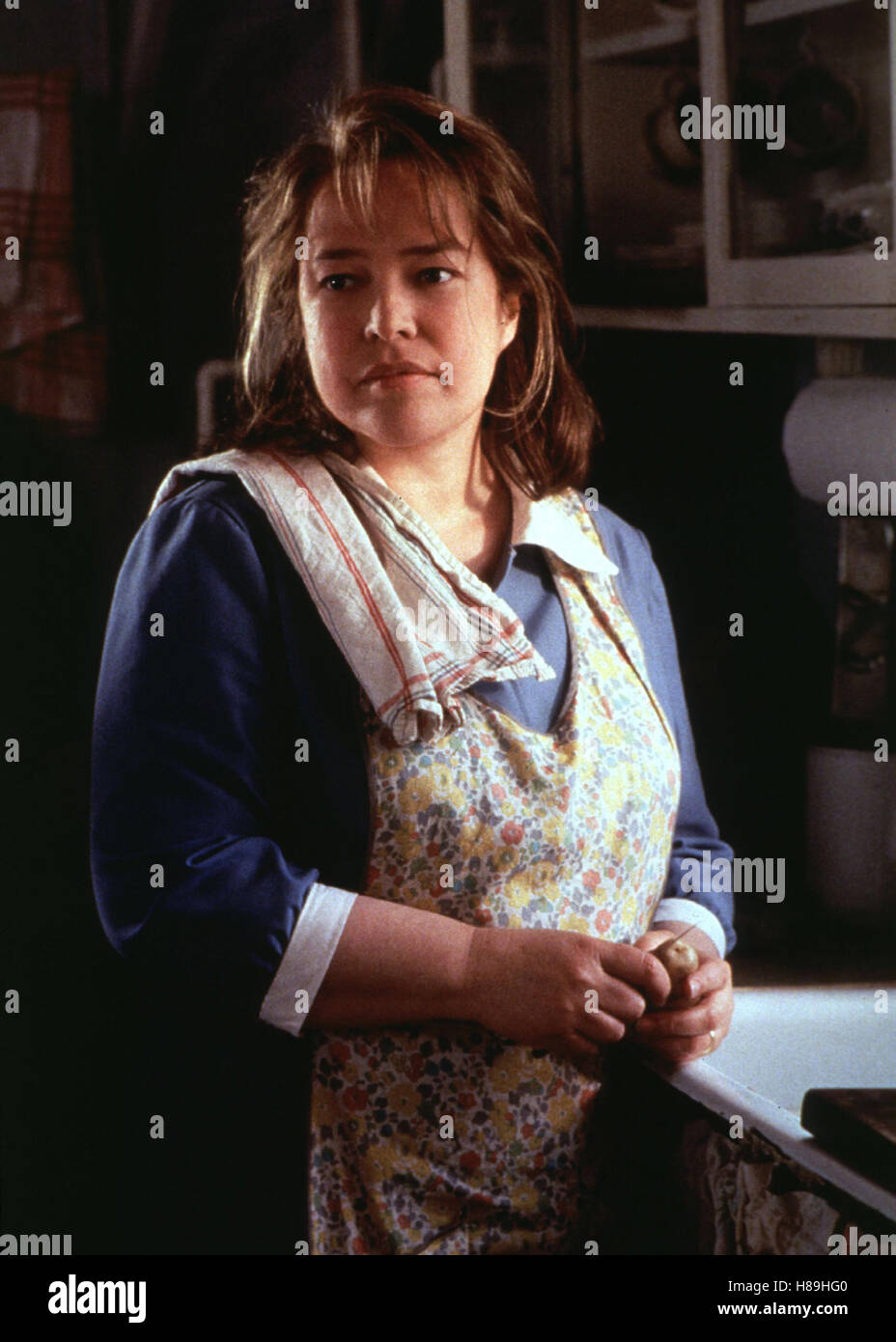 Dolores, (DOLORES CLAIBORNE) USA 1995, Regie: Taylor Hackford, KATHY BATES, Stichwort: Handtuch, Schürze Stock Photo