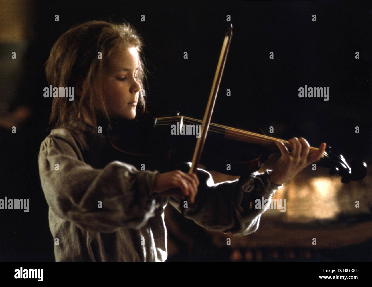 Die Rote Violine, (THE RED VIOLIN / IL VIOLINO ROSSO) GB-D-IT-F 1998,  Regie: Francois Girard, CHRISTOPH KONCZ, Key: Musikinstrument, Geige Stock  Photo - Alamy