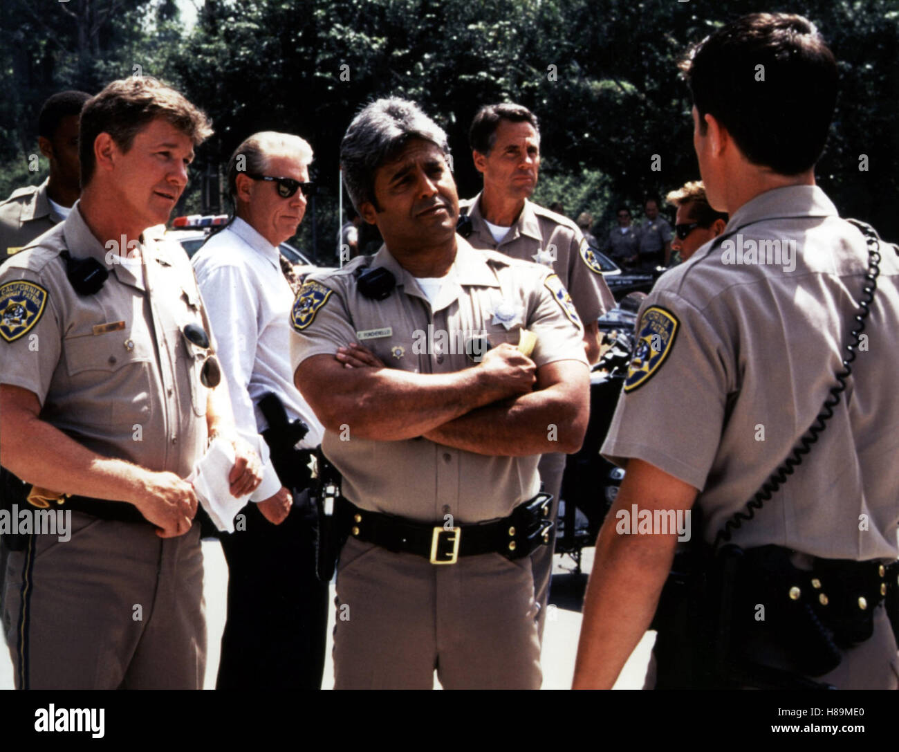 Chips '99, (CHIPS '99) USA 1998, Regie: Jon Cassar, LARRY WILCOX, ERIK ESTRADA, Stichwort: Polizisten, Uniform Stock Photo